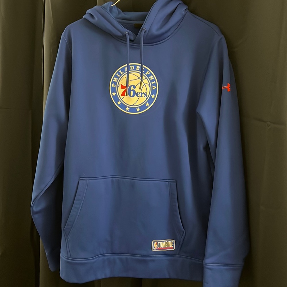 Philadelphia 76ers Under Armour Team Logo Performance Fleece Pullover Hoodie XL